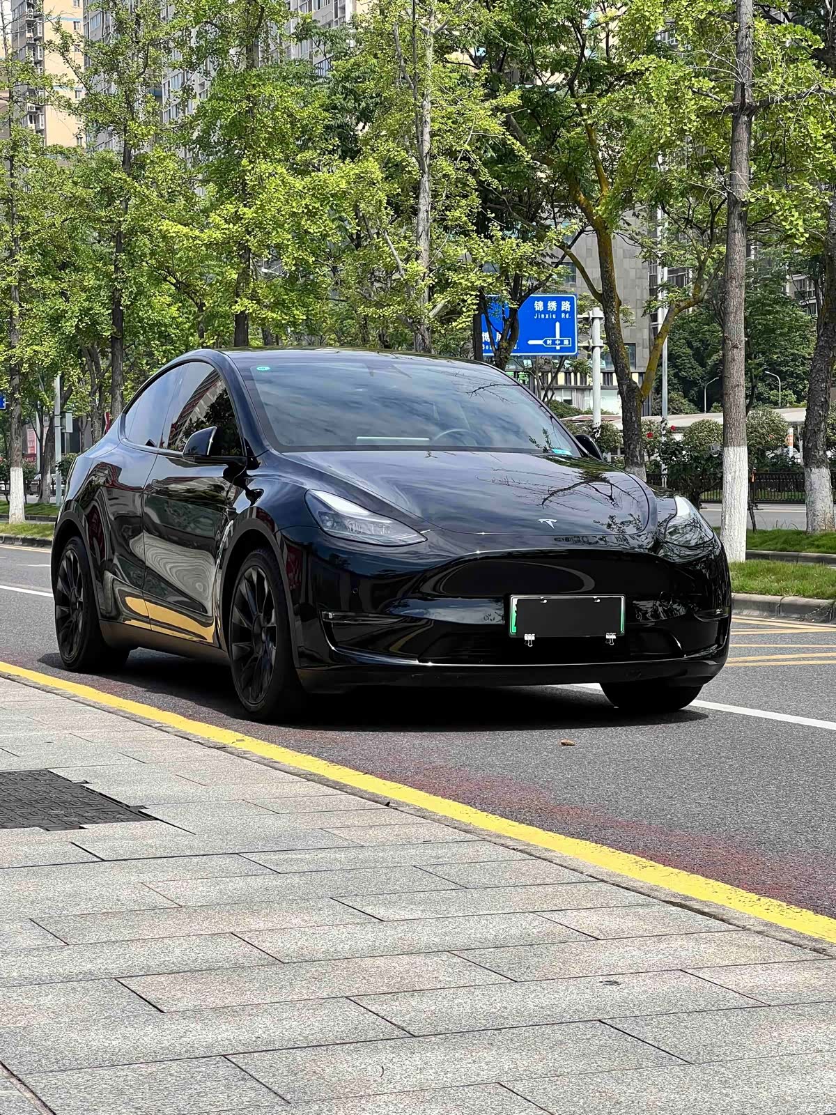 Tesla Model Y, 2021 3