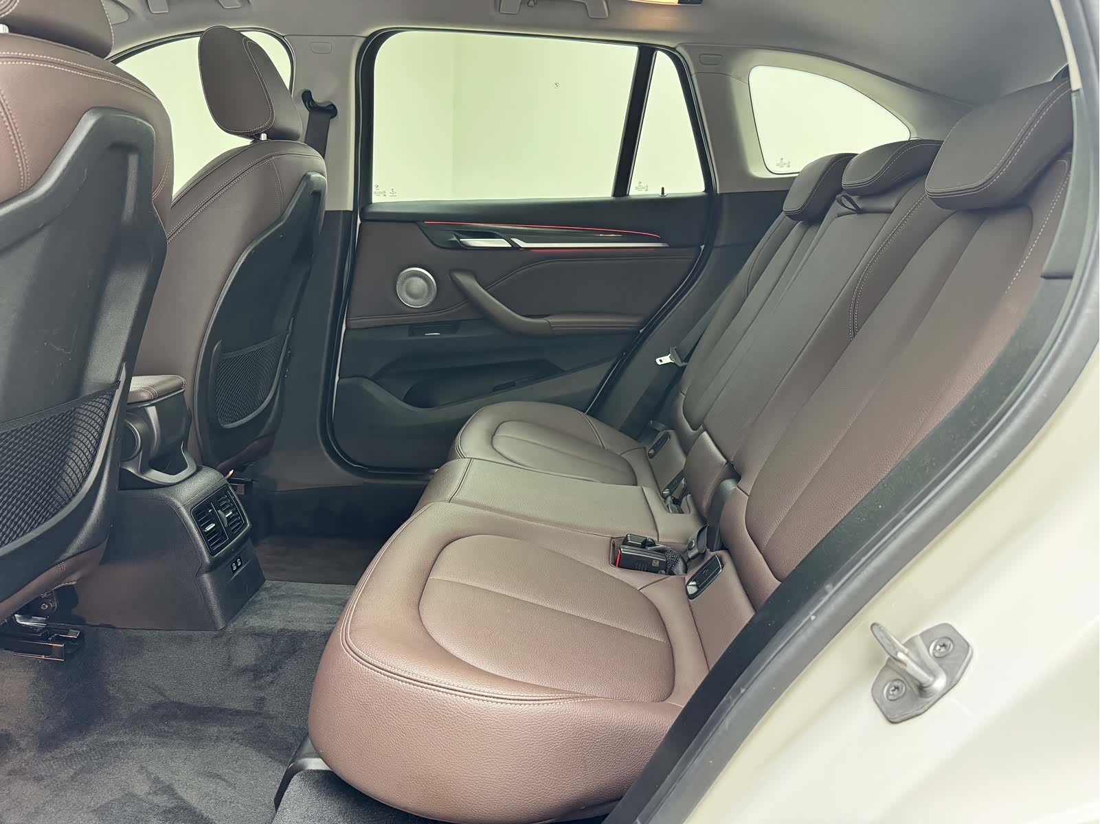 BMW X1, 2022 все фото