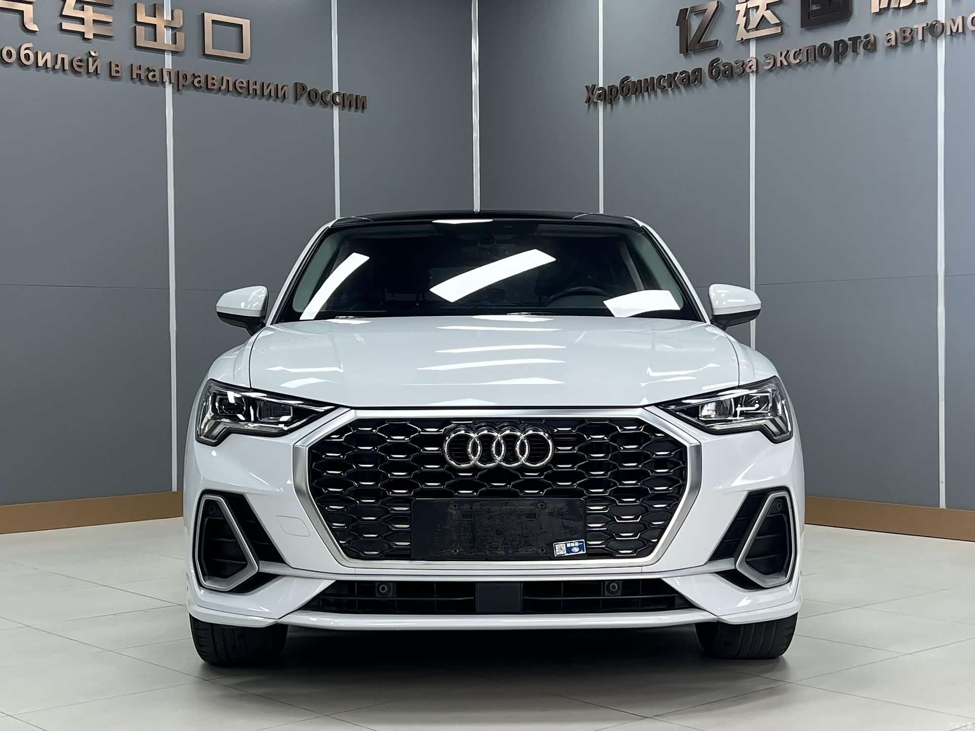 Audi Q3, 2022 2