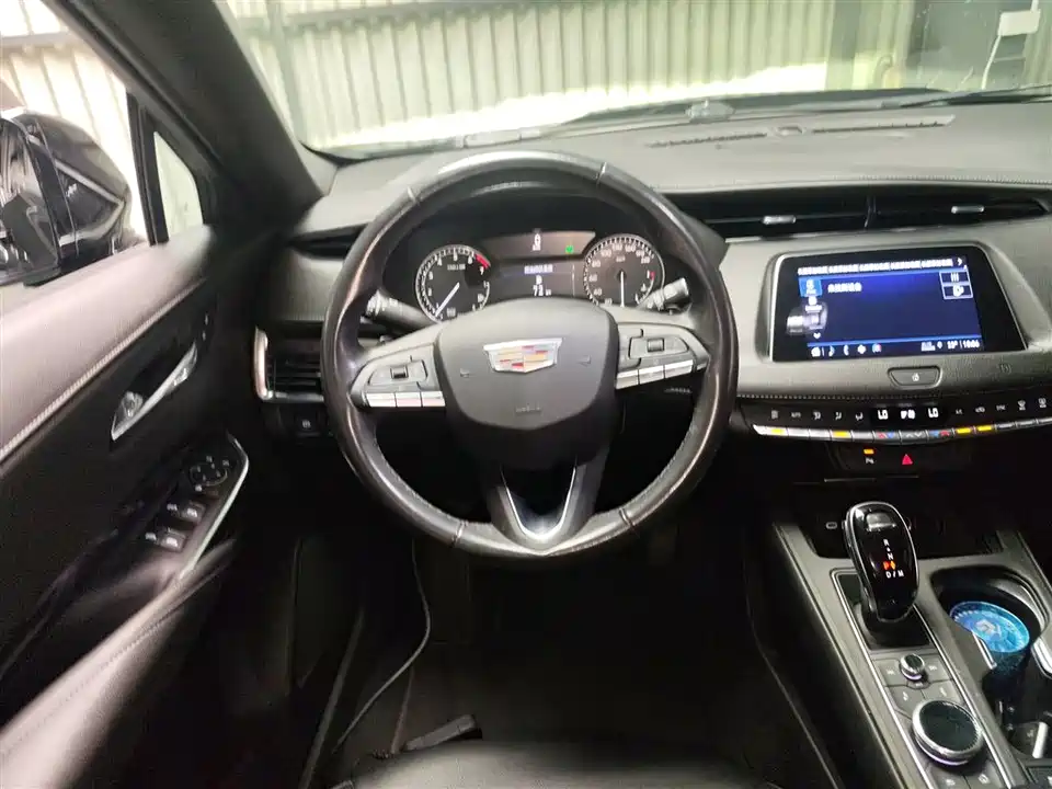 Cadillac XT4