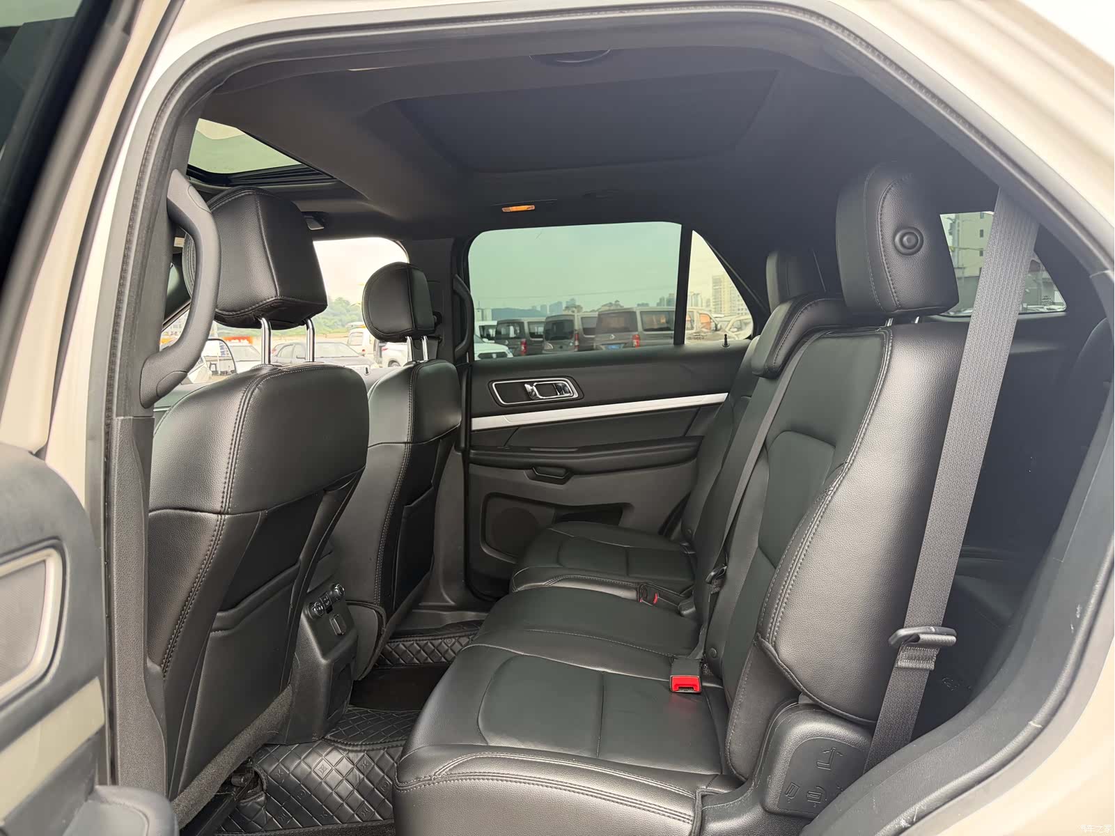 Ford Explorer, 2017 9