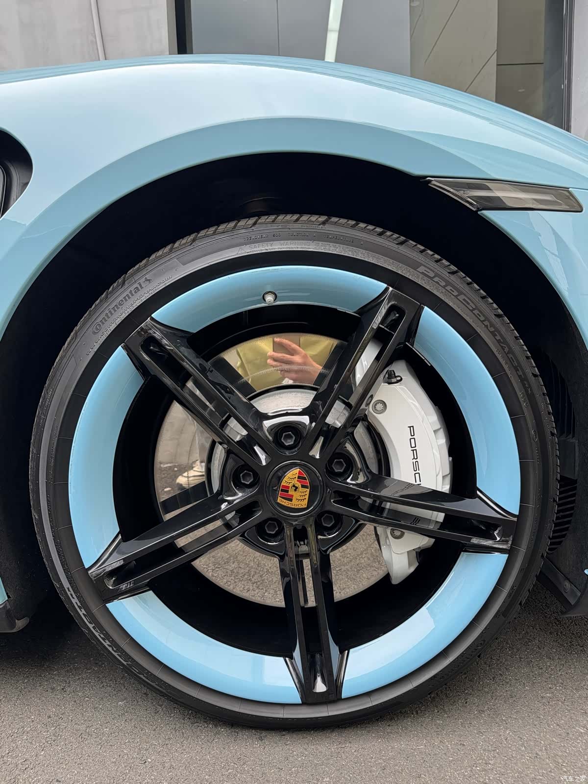 Porsche Taycan, 2023 9