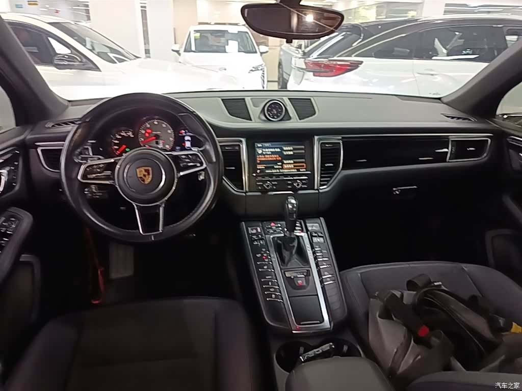 Porsche Macan, 2016 10