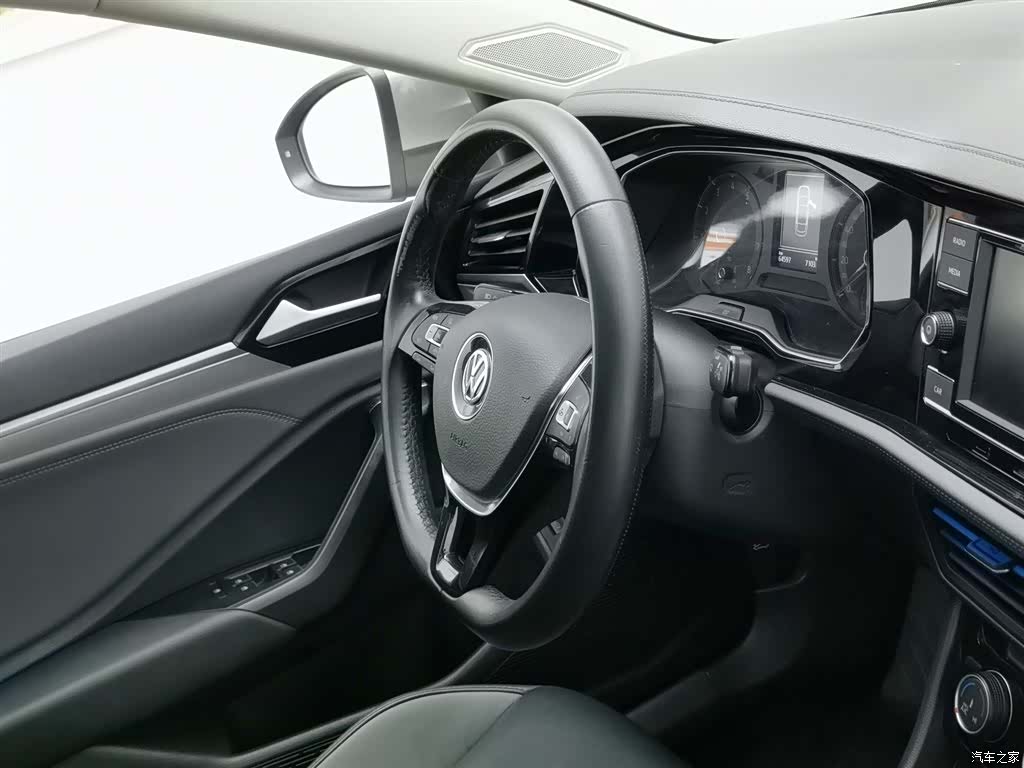 Volkswagen Sagitar, 2020 22