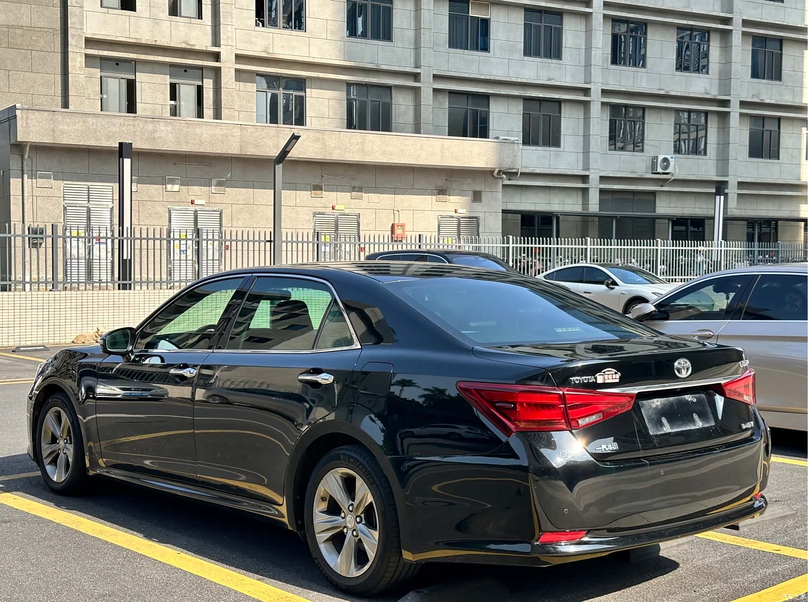 Toyota Crown, 2016 13