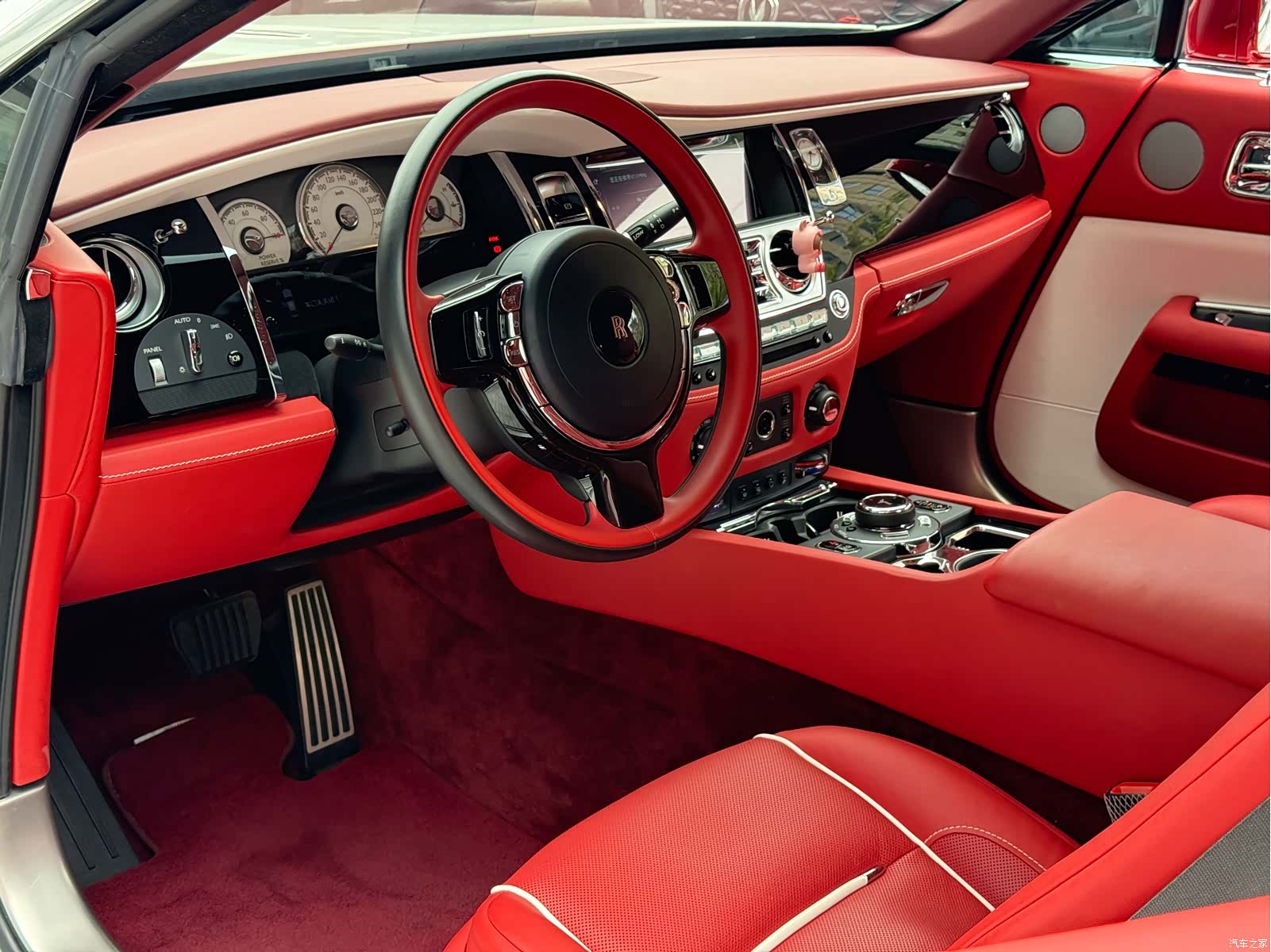 Rolls-Royce Wraith, 2019 9