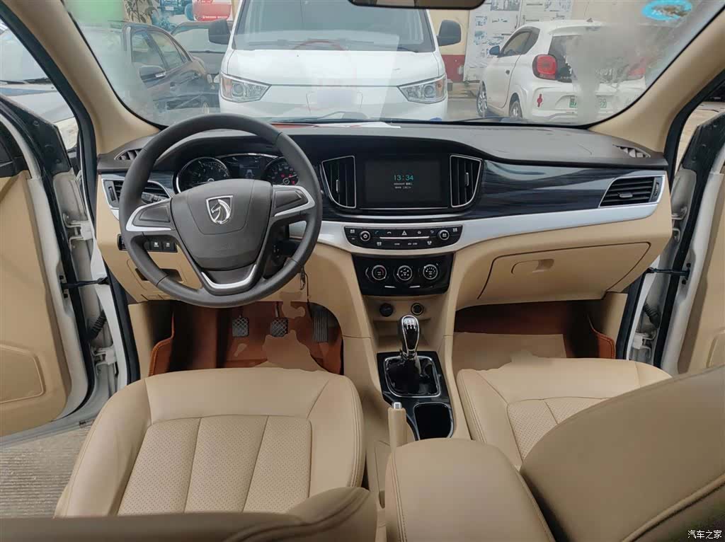 Wuling 730, 2018 10