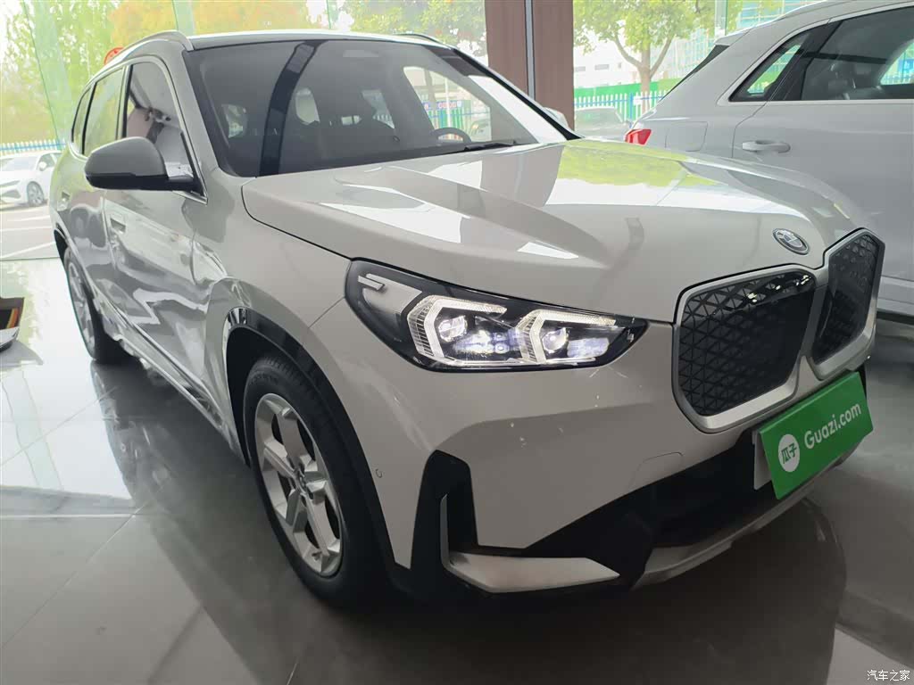 BMW iX1, 2024 4