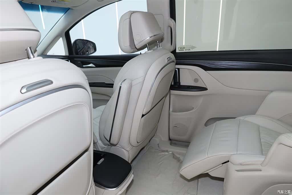 Buick GL8, 2022 24