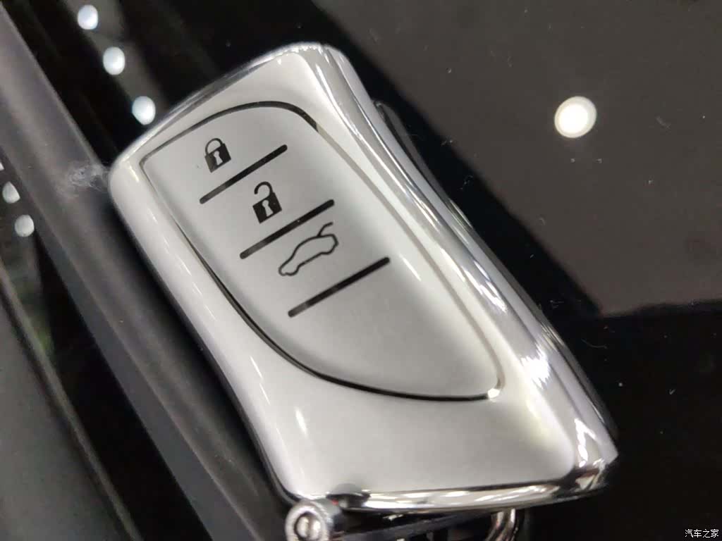 Lexus ES, 2024 9