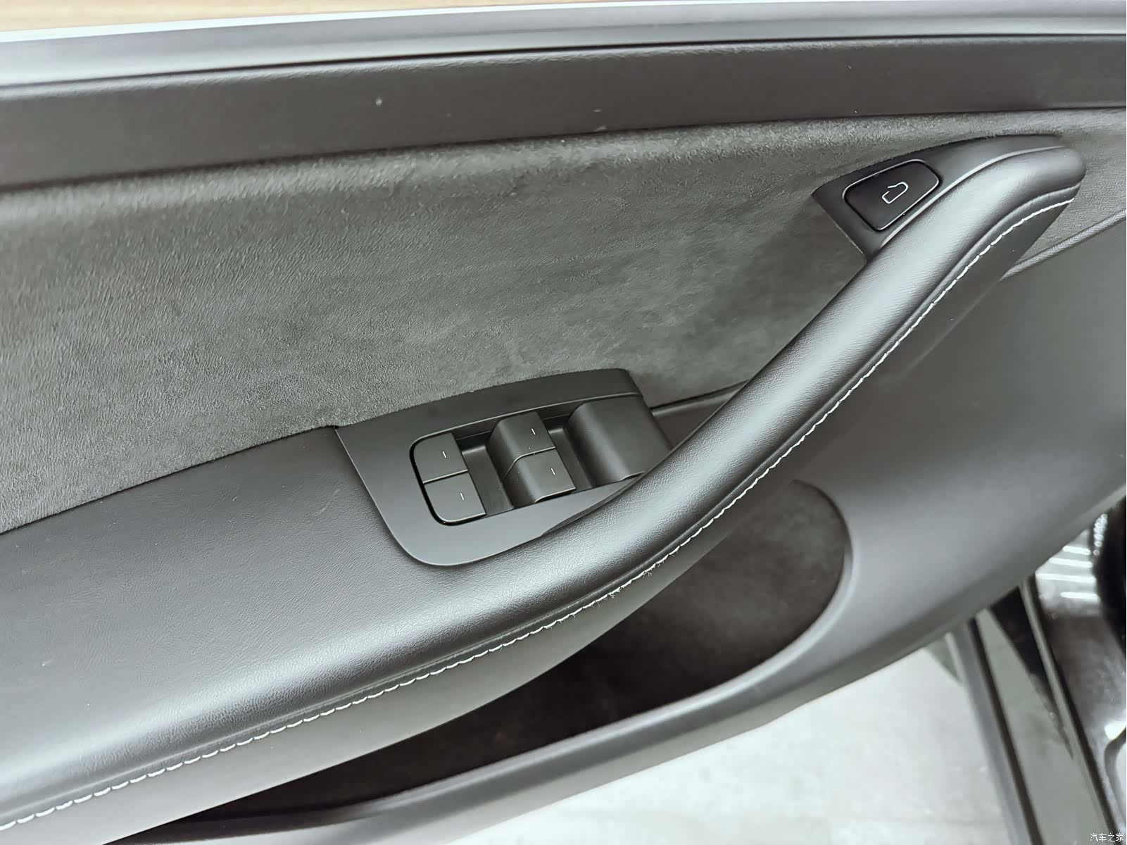 Tesla Model Y, 2023 16