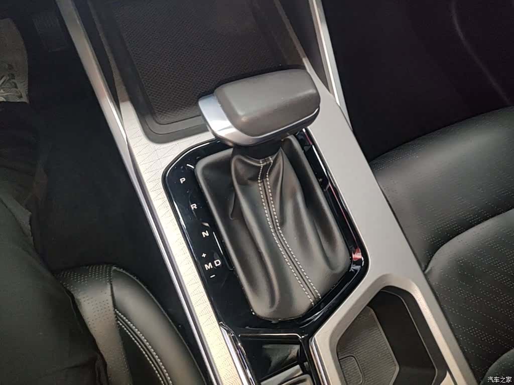 Geely Emgrand, 2023 14