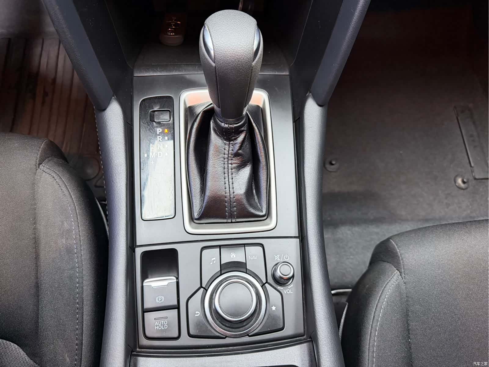 Mazda CX-4, 2023 13