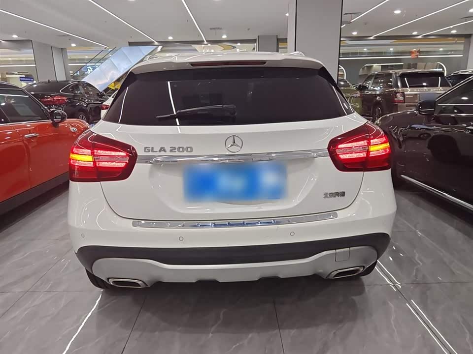 Mercedes-Benz GLA