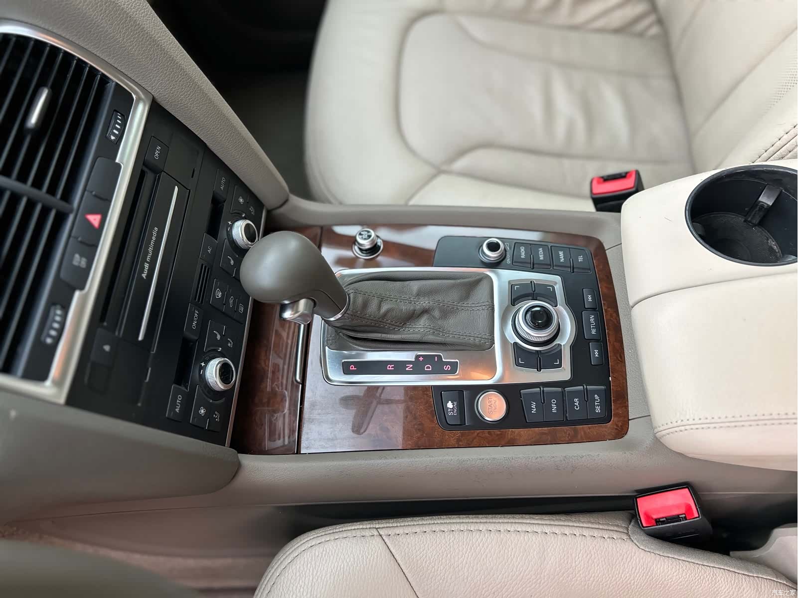 Audi Q7, 2010 13