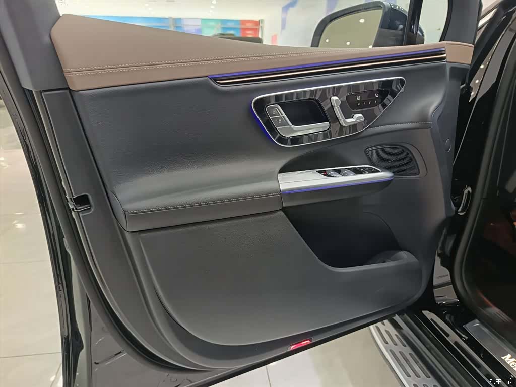 Mercedes-Benz EQE, 2025 12