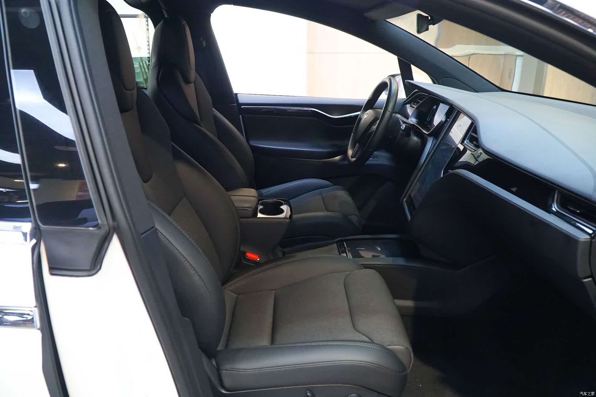 Tesla Model X, 2019 7