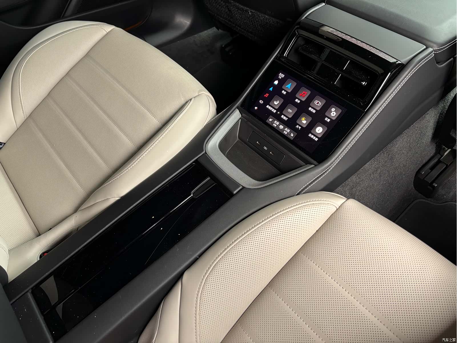 Porsche Panamera, 2025 10
