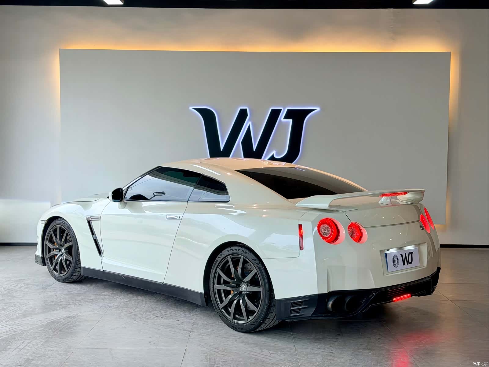 Nissan GT-R, 2009 6