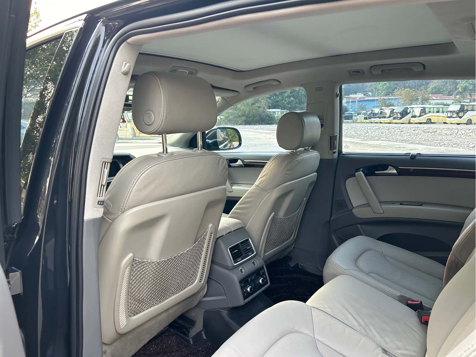 Audi Q7, 2011 15