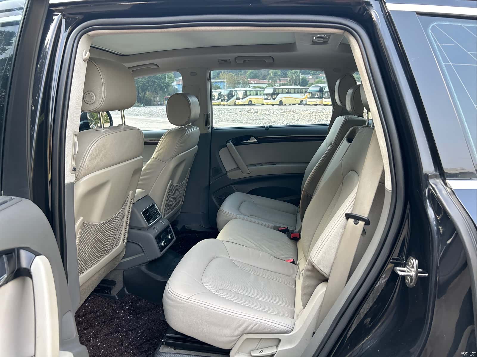 Audi Q7, 2011 16