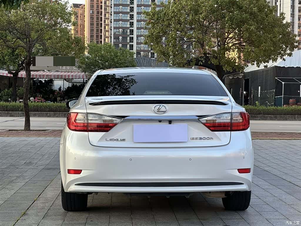 Lexus ES, 2018 8