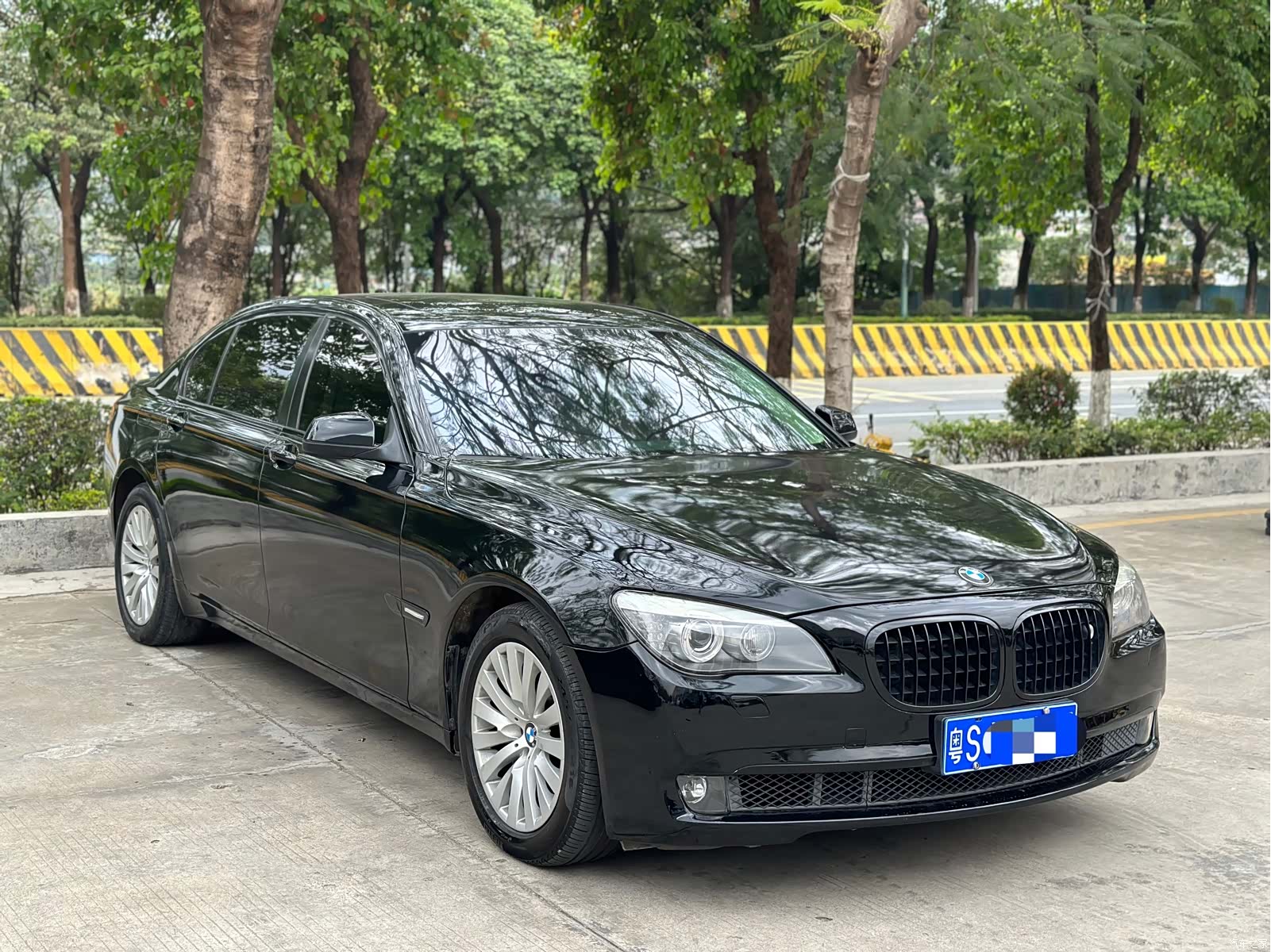 BMW 7 Series, 2010 3