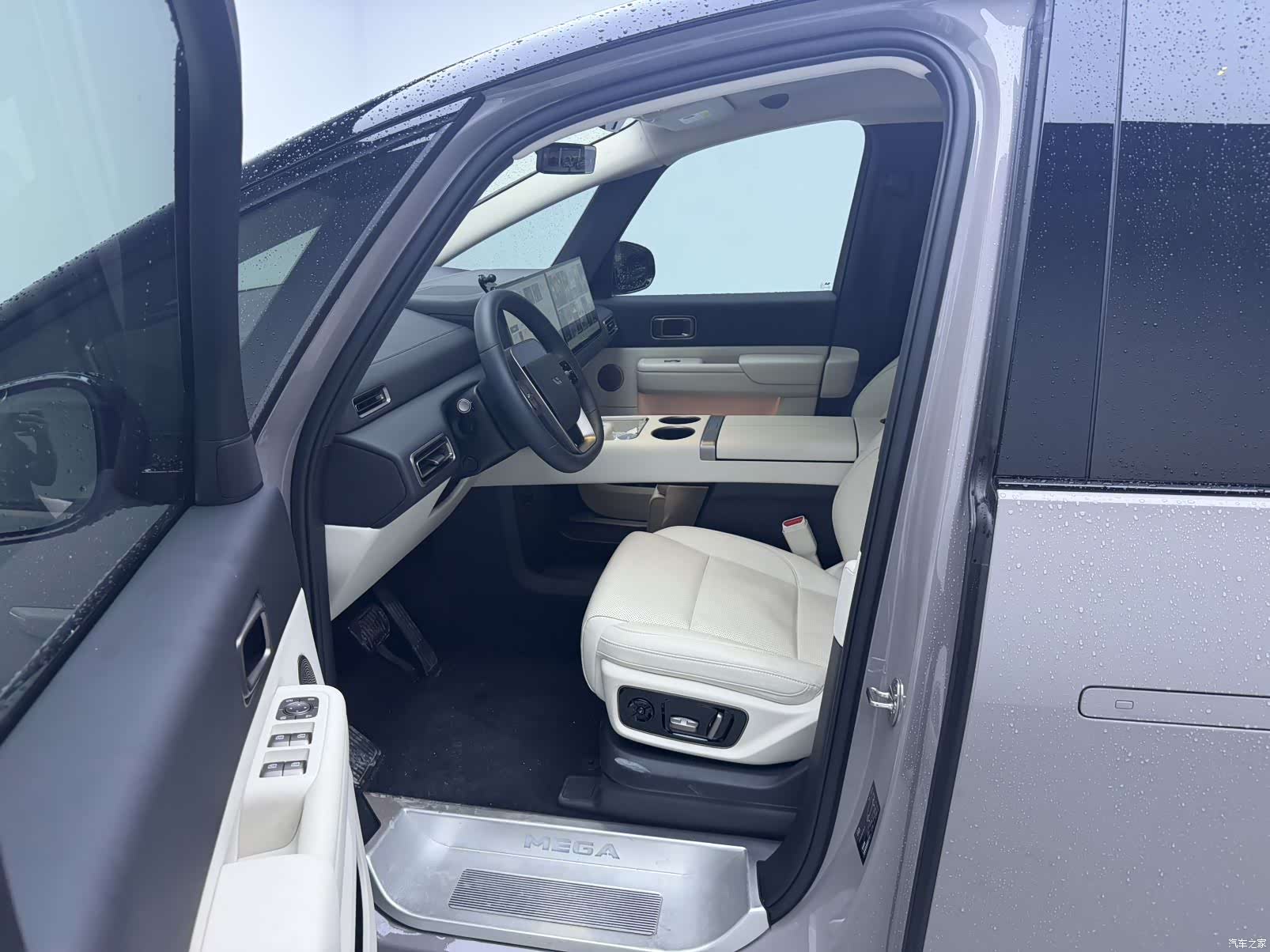 Li Auto MEGA, 2025 9