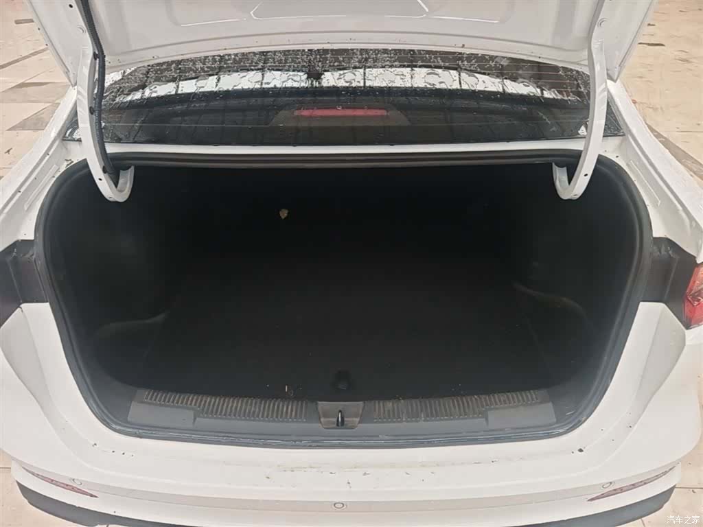 Roewe i5, 2025 19