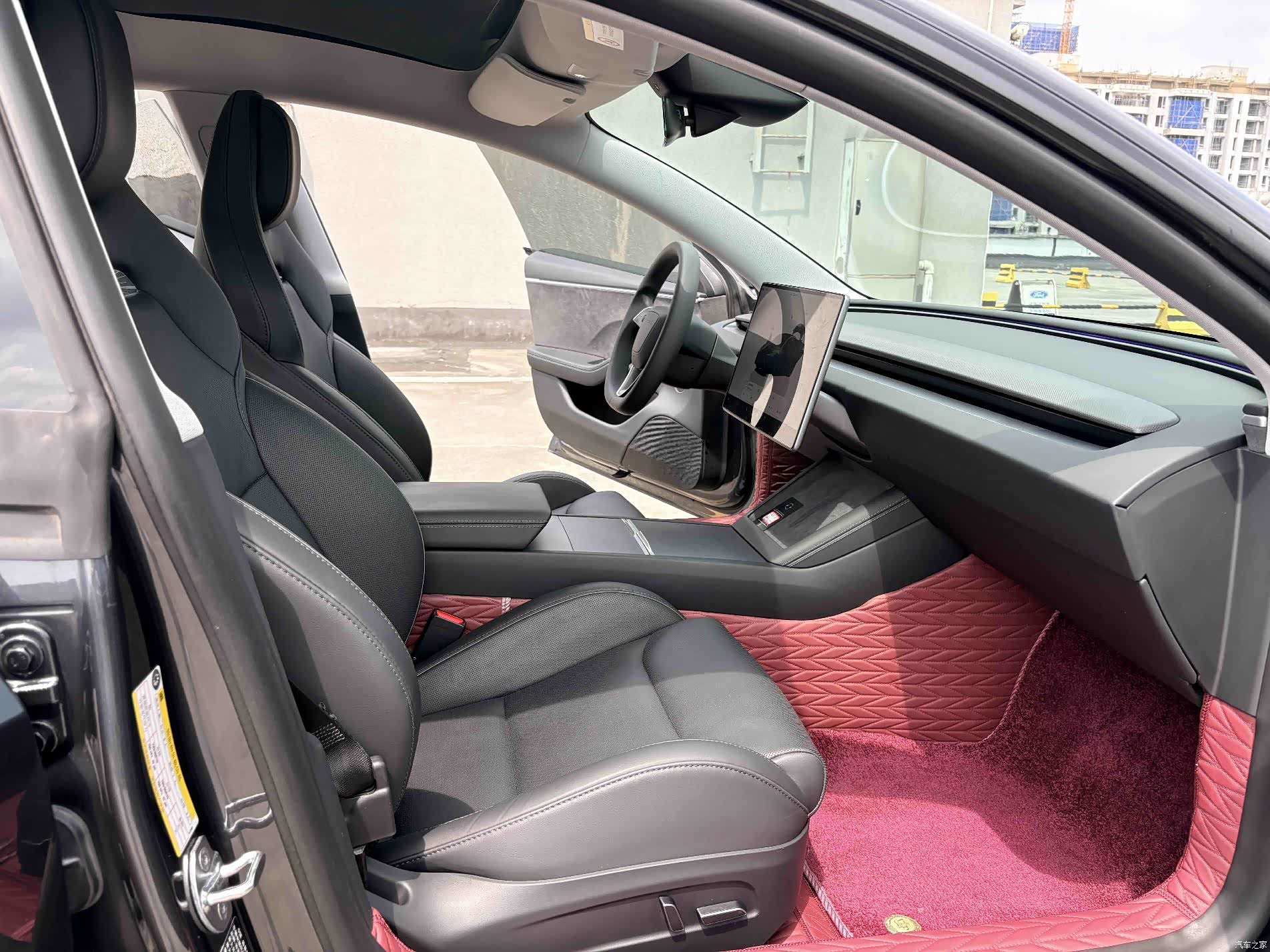 Tesla Model 3, 2025 10