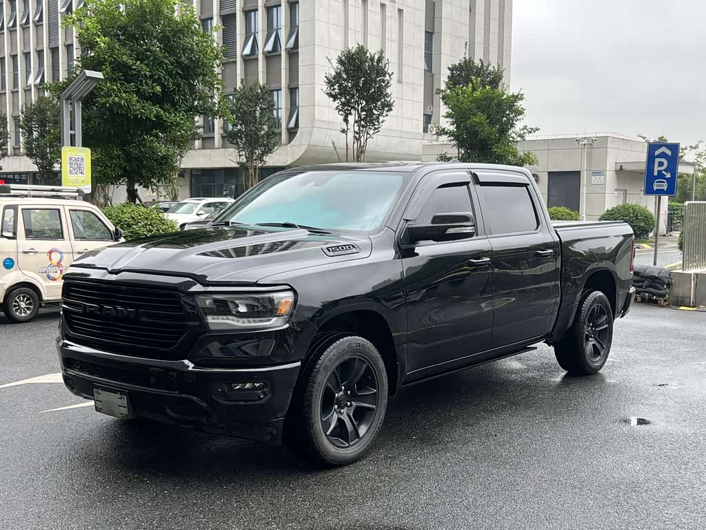 Ram Trucks 2022 5.7L AT