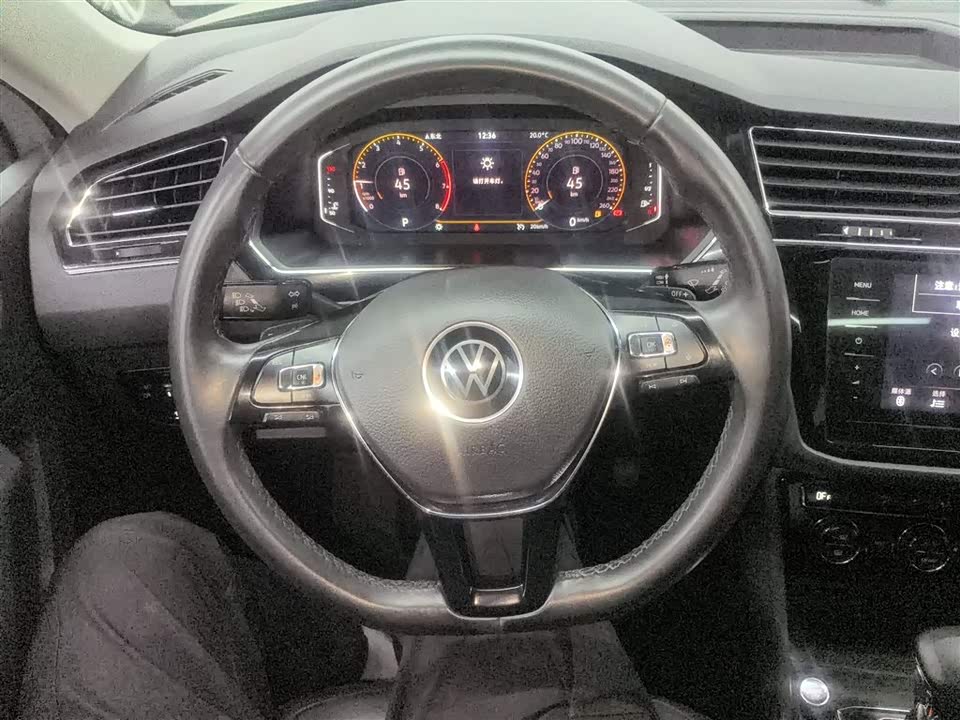 Volkswagen Tiguan L