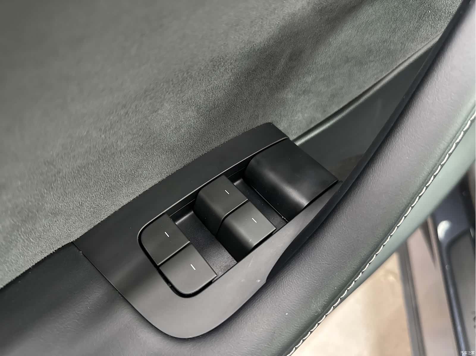 Tesla Model Y, 2024 6
