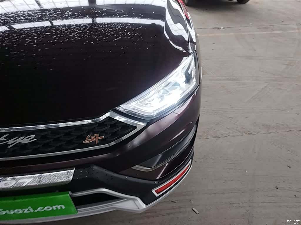 Zotye SR7, 2016 24