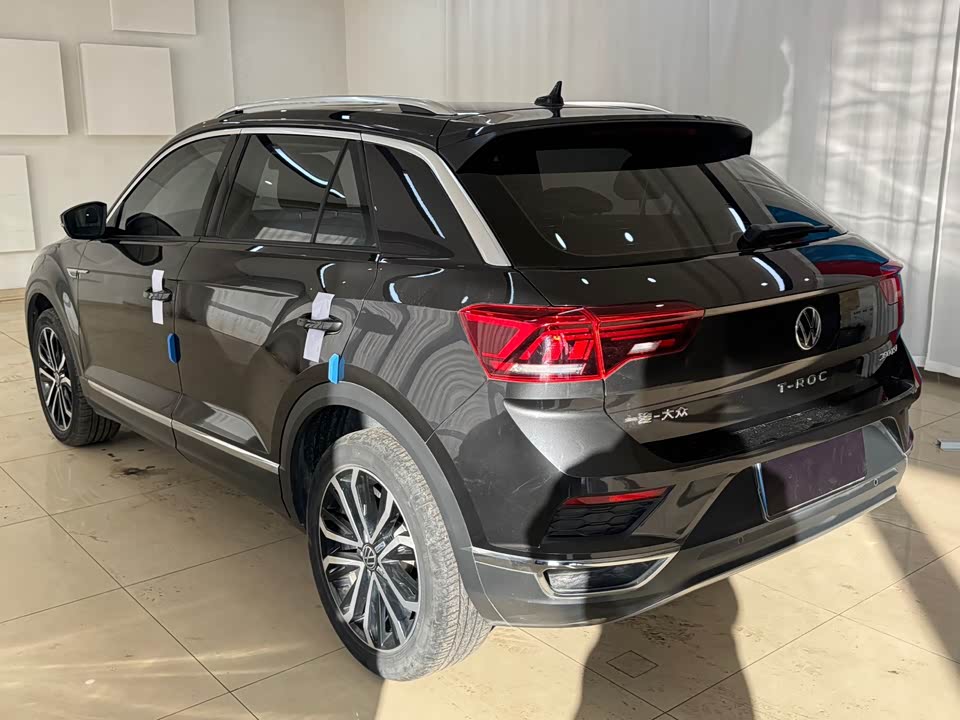 Volkswagen T-ROC exploring Songs