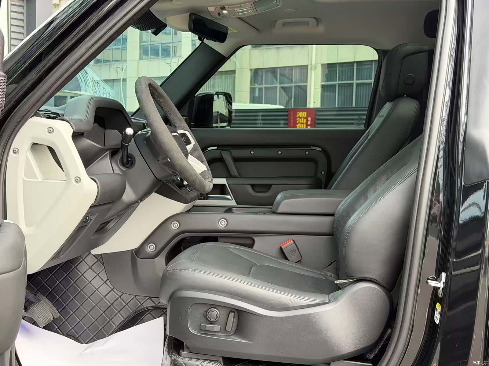 Land Rover Defender, 2022 8