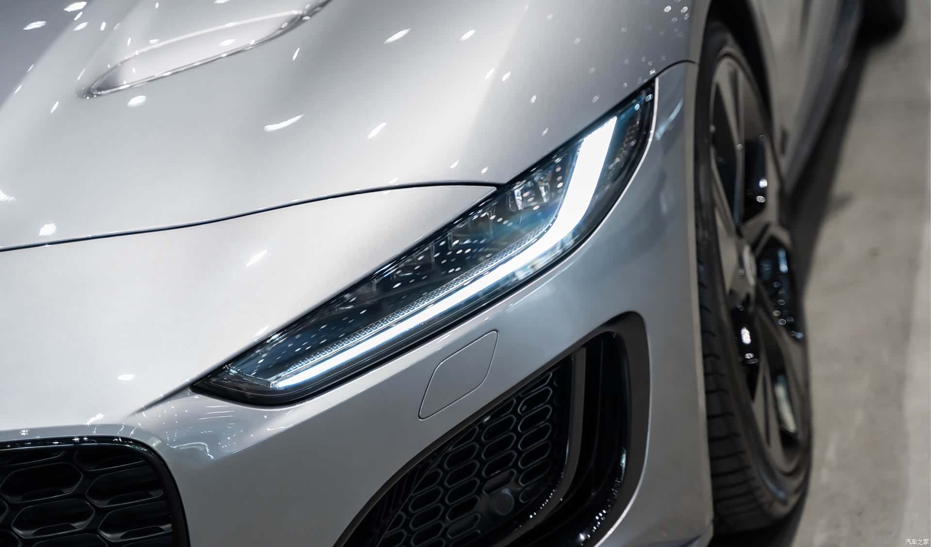 Jaguar F-TYPE, 2024 3