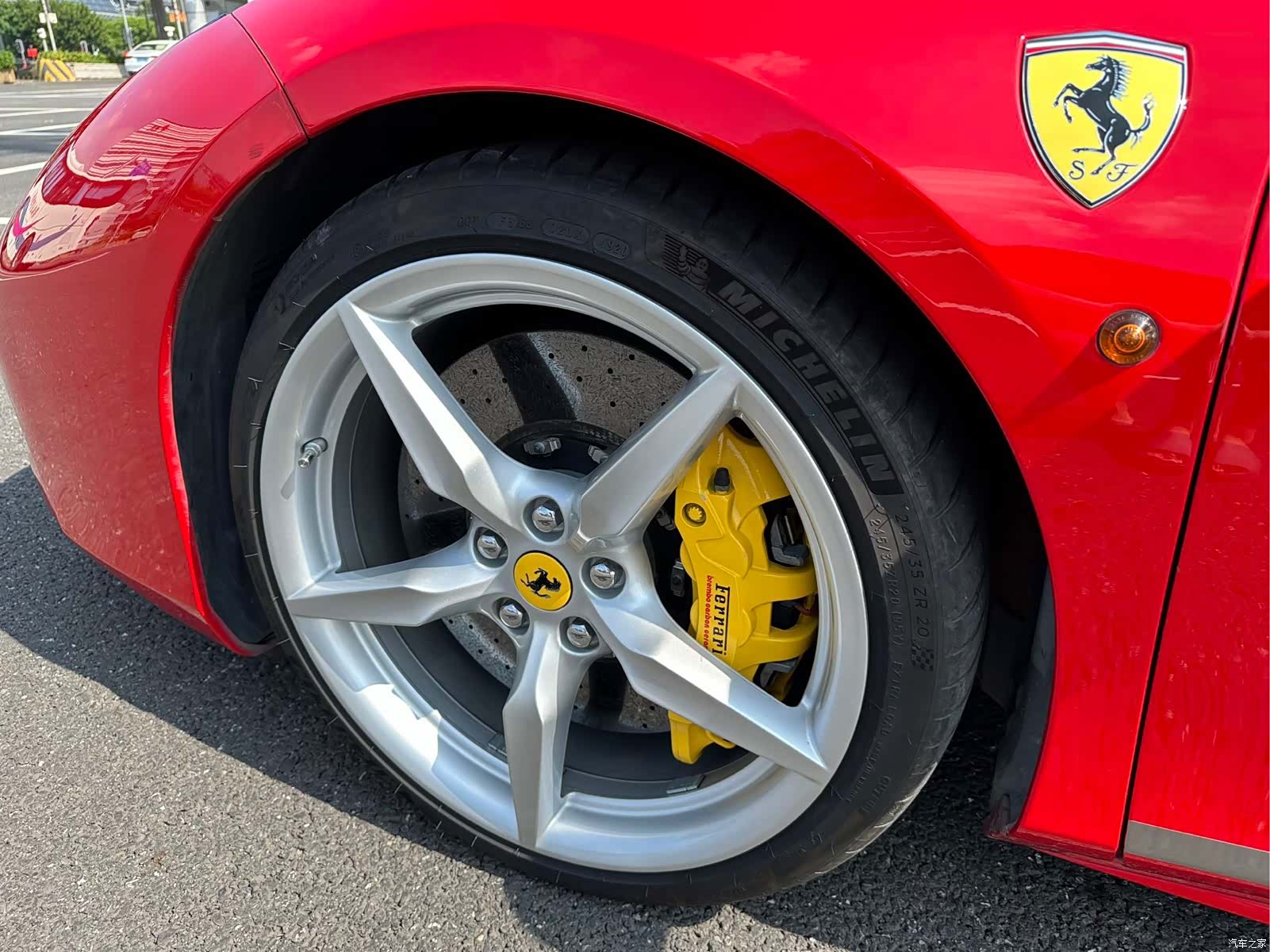 Ferrari 488, 2017 9