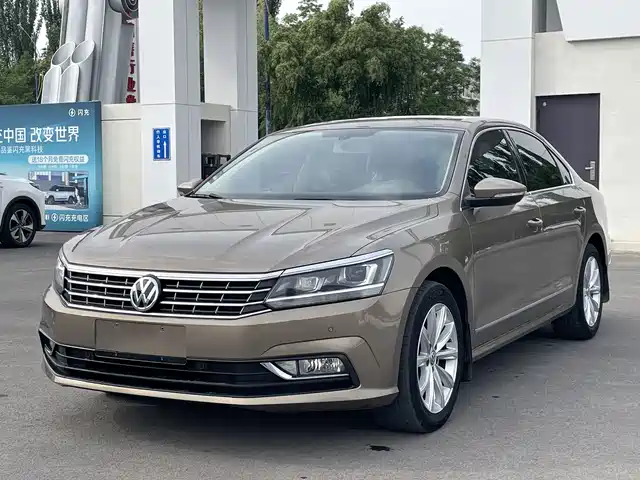 Volkswagen Passat 2018 — купить из Китая под заказ