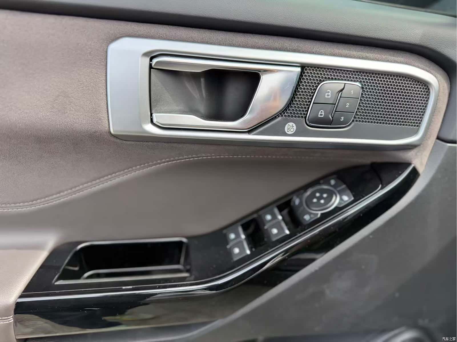 Ford Explorer, 2024 14