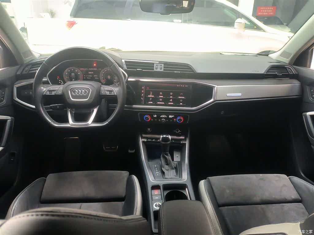 Audi Q3, 2022 10