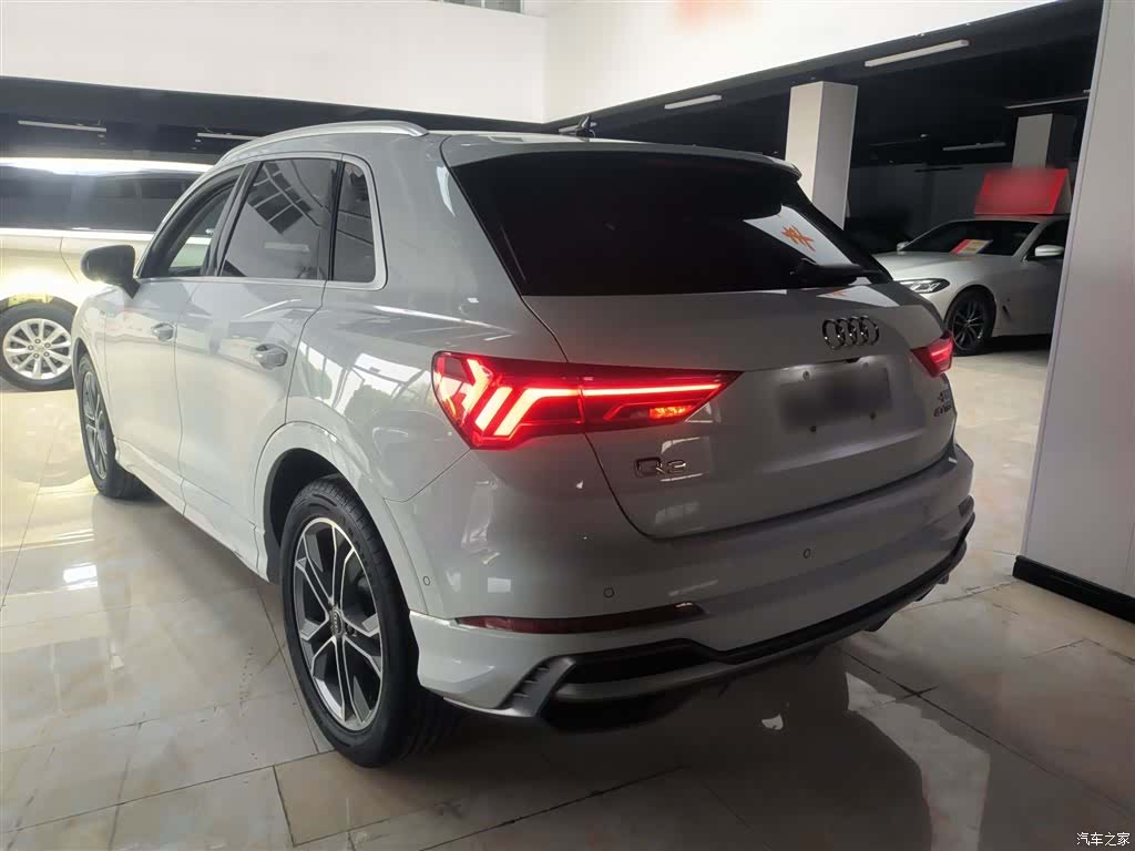 Audi Q3, 2022 все фото
