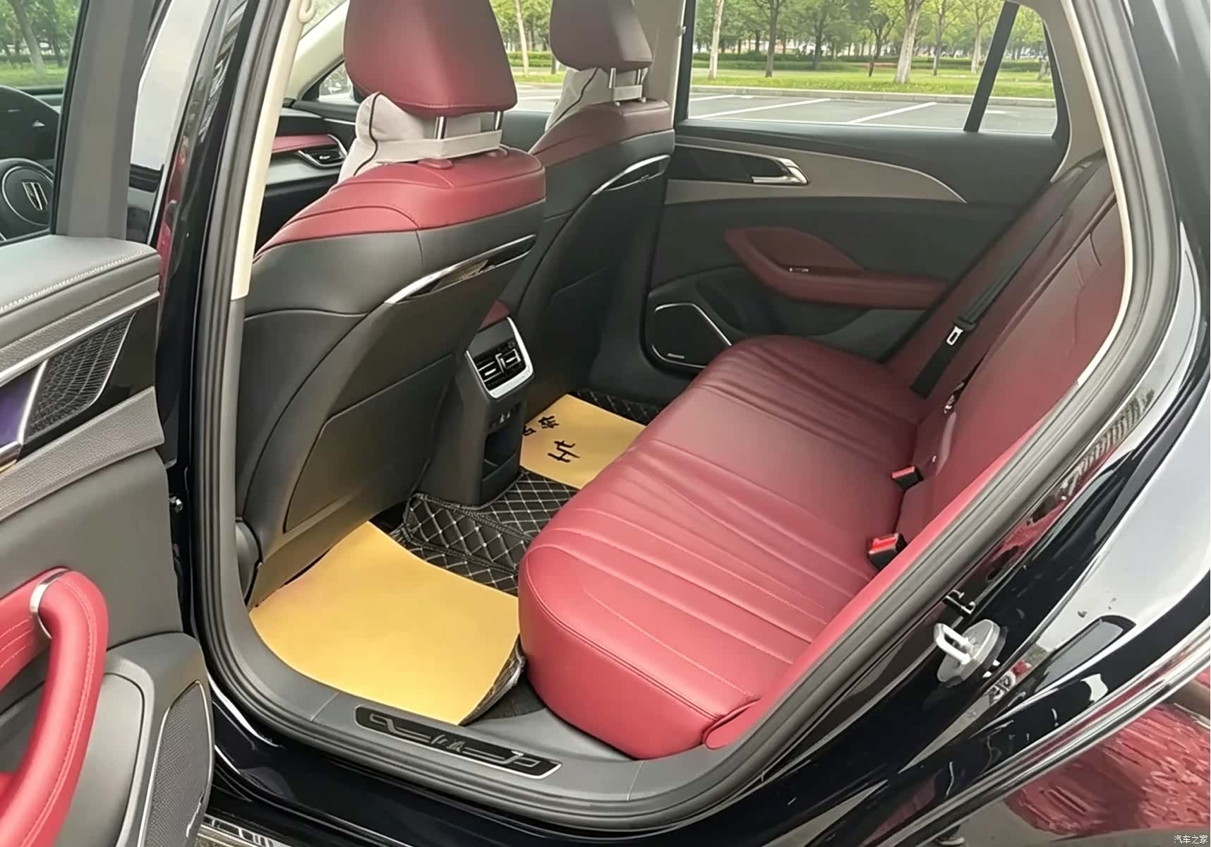 Hongqi H5, 2023 6