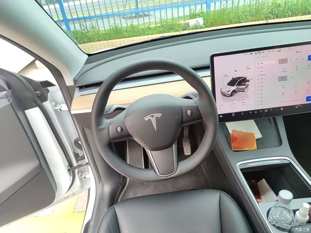 Tesla Model Y, 2022 11