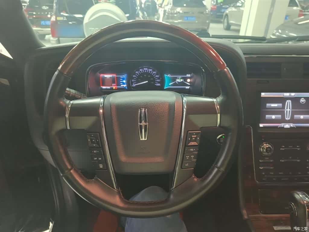 Lincoln Navigator, 2016 11