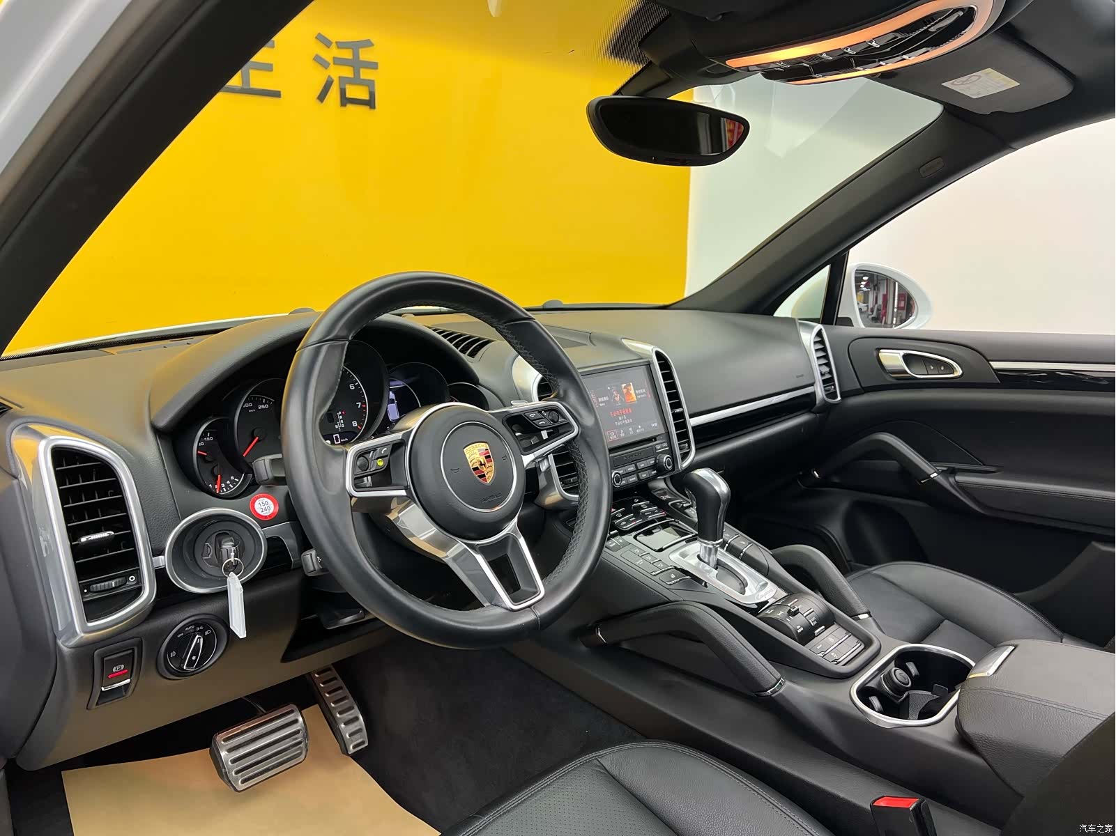Porsche Cayenne, 2017 все фото