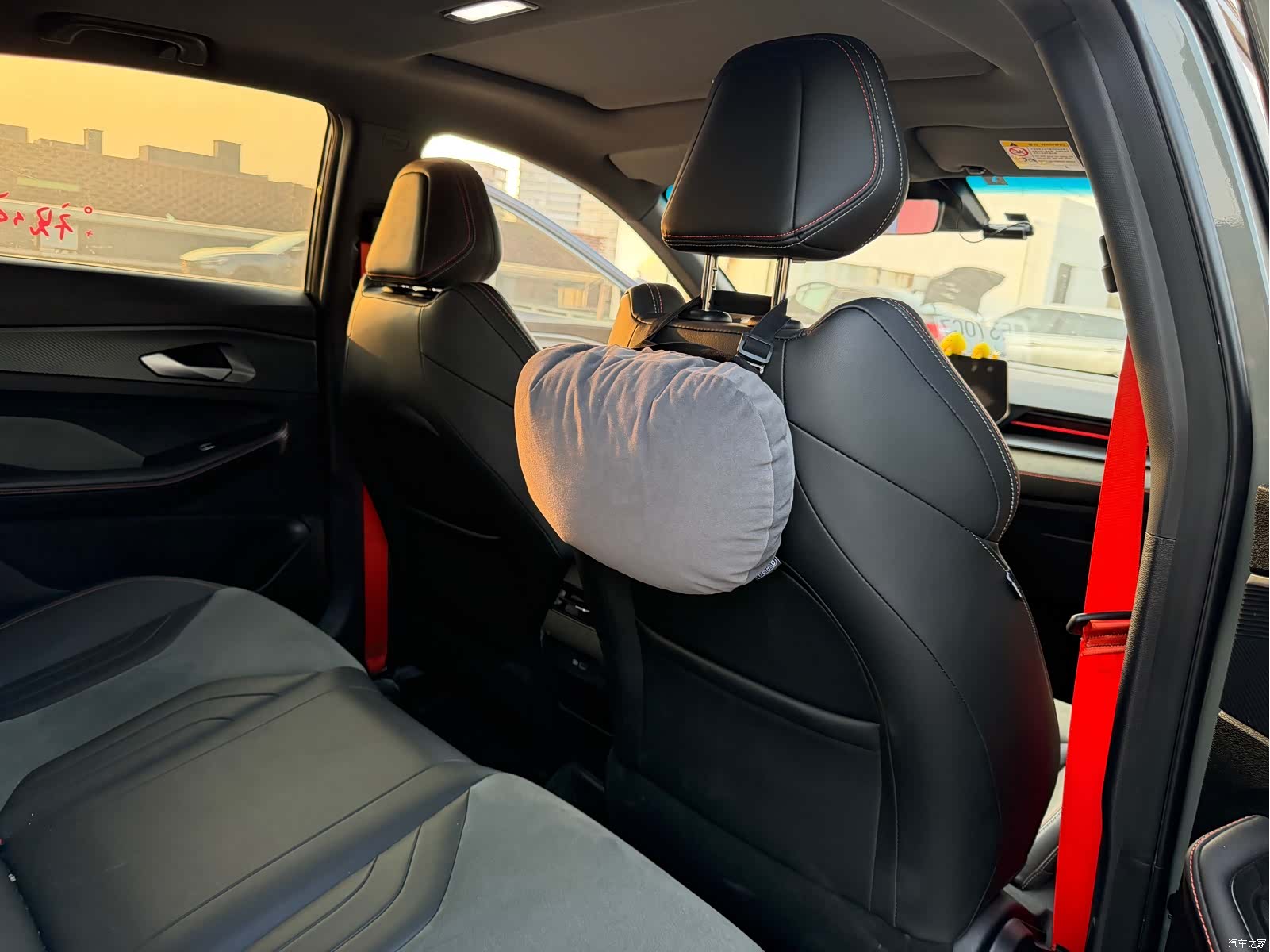Geely Binray, 2022 17