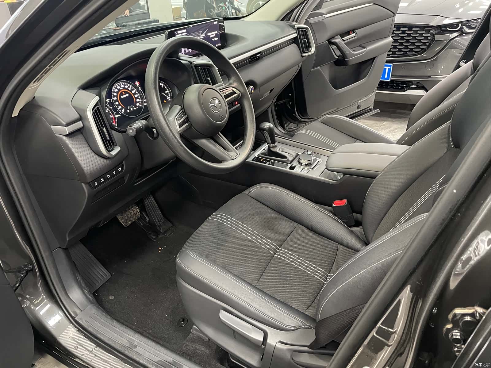 Mazda CX-50, 2023 все фото