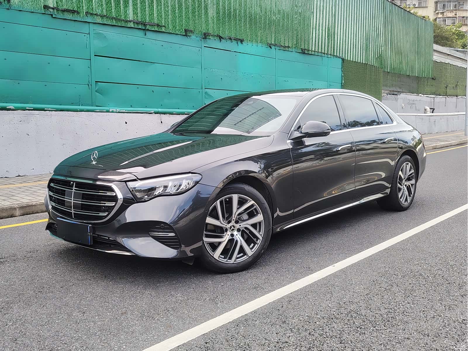 Mercedes-Benz E-Class, 2025 1