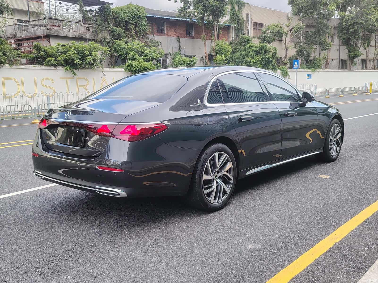 Mercedes-Benz E-Class, 2025 17